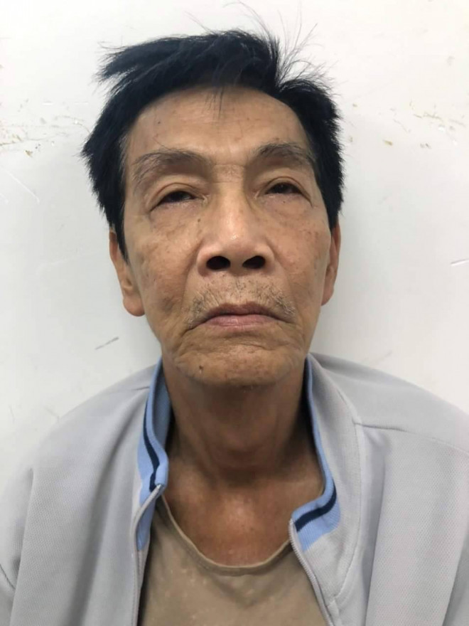Công an lật mặt hai gã đàn ông ở ngã tư Bà Hom, quận 6 - 2
