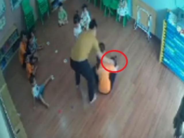 Tin tức trong ngày - Diễn biến mới vụ phụ huynh vào lớp túm tóc, đánh trẻ mầm non 2 tuổi