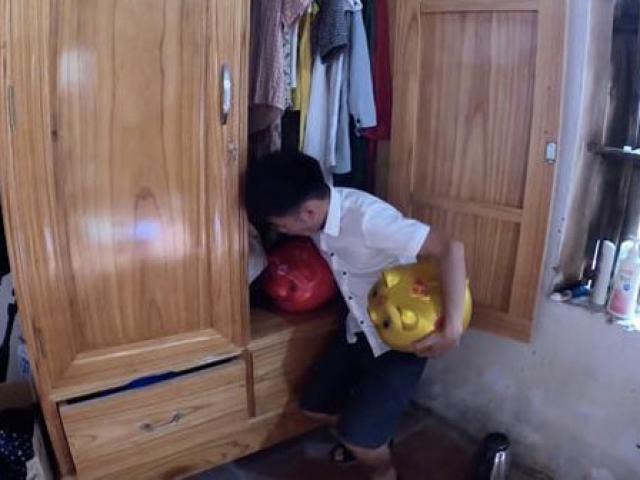 Tin tức trong ngày - Tin tức 24h qua: Bày cách trộm tiền trong heo đất, con trai bà Tân Vlog lại bị “ném đá”