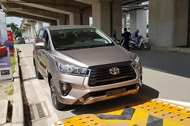 Lộ ảnh thực tế Toyota Innova 2020 tại đại lý dù chưa ra mắt chính thức - 6