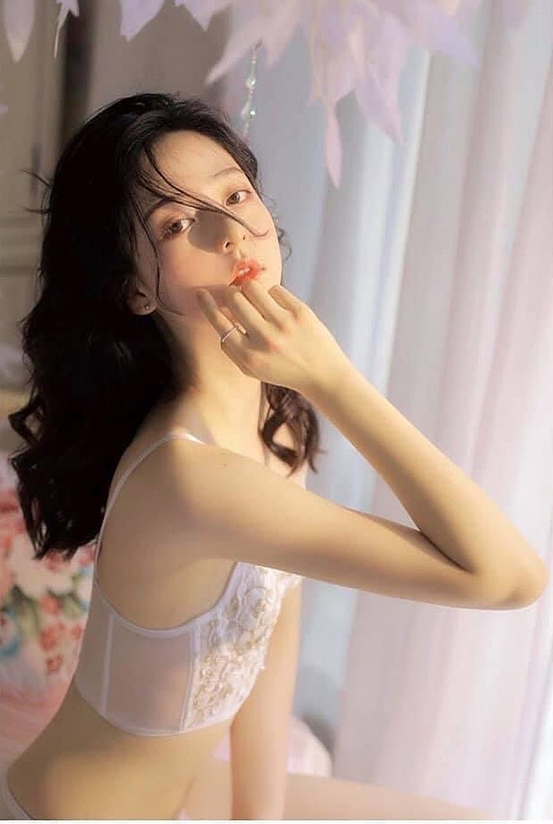 Phái đẹp diện áo ngực vì được dạy rằng phải mặc không phải do mặc chúng mang lại lợi ích cho sức khỏe.