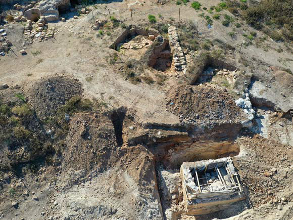 Ảnh chụp từ trên cao cho thấy toàn cảnh công trình nhà tắm nghi lễ đồ sộ và tráng lệ 2.000 năm tuổi - ảnh: IAA