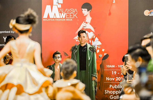 Đắc Ngọc là đại diện của Việt Nam “oanh tạc” nhiều sàn diễn thời trang đình đám quốc tế.