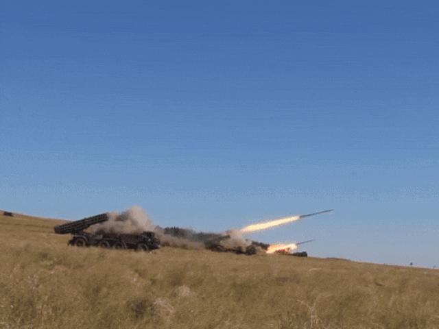 Media - Pháo binh Nga khai hỏa dữ dội trong cuộc tập trận ở Orenburg