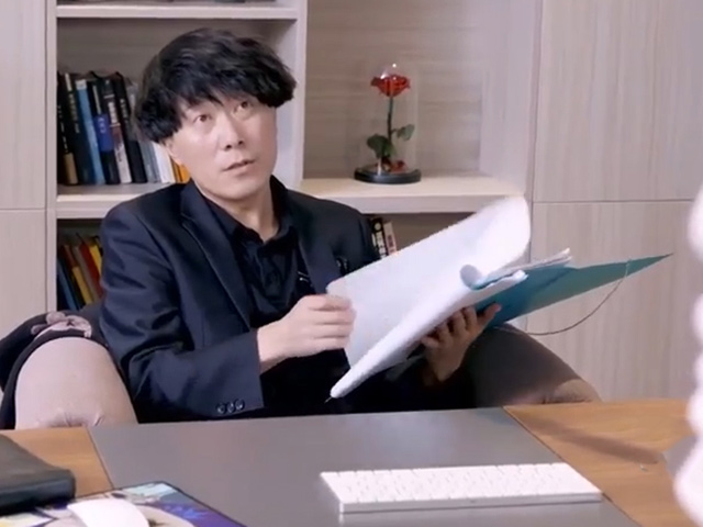 Cười 24H - Anh nhân viên hết hồn khi sếp nhiệt tình hết mình!