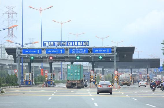 Trạm thu phí xa lộ Hà Nội nằm gần cạnh cầu Rạch Chiếc, quận 9, TP HCM
