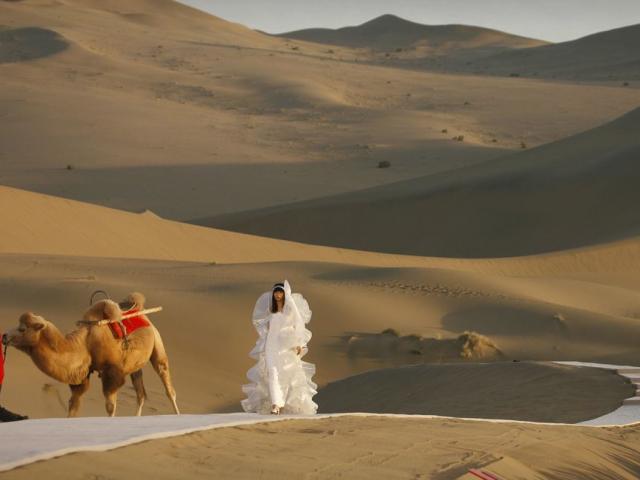 Thời trang - Những sân khấu ấn tượng nhất trong lịch sử sàn catwalk