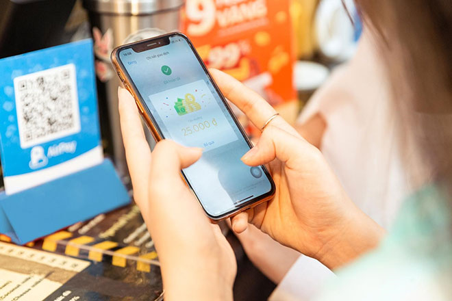 Ưu đãi hoàn tiền nghĩa là sau khi chị em quét mã QR tại cửa hàng xong, số tiền được hoàn đó sẽ được gửi về ví điện tử mà người dùng vừa thanh toán