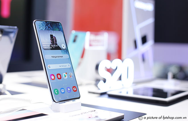 Từ nay đến ngày 15/10, bạn được rinh ngay siêu phẩm Galaxy S20+ với giá tốt nhất từ trước đến nay, chỉ 14,99 triêu đồng tại FPT Shop.