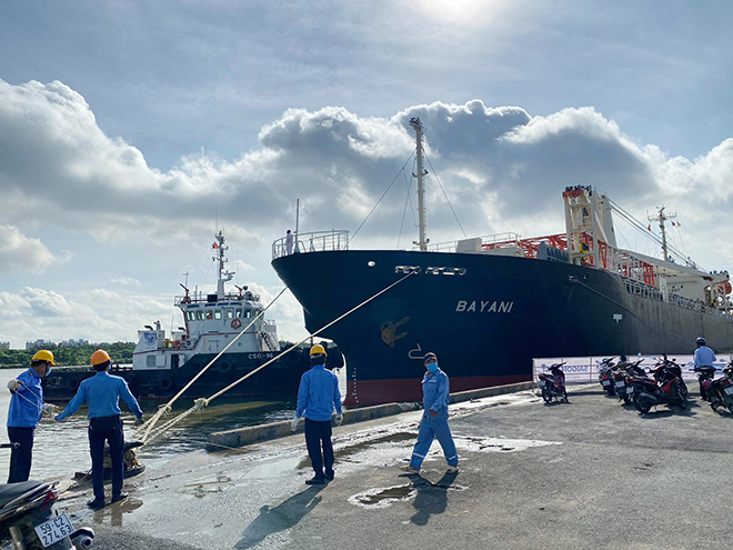 Ông Nguyễn Quốc Hưng, Phó tổng giám đốc Cảng Sài Gòn, cho biết đây là lần đầu tiên cảng thực hiện tháo dỡ thiết bị toa tàu metro nên công tác chuẩn bị rất kỹ lưỡng.