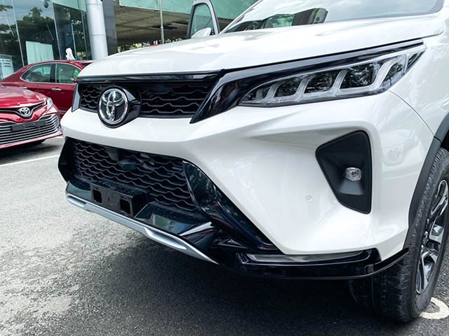 Ô tô - Toyota Fortuner Legender có mặt tại đại lý, chờ ngày ra mắt chính thức