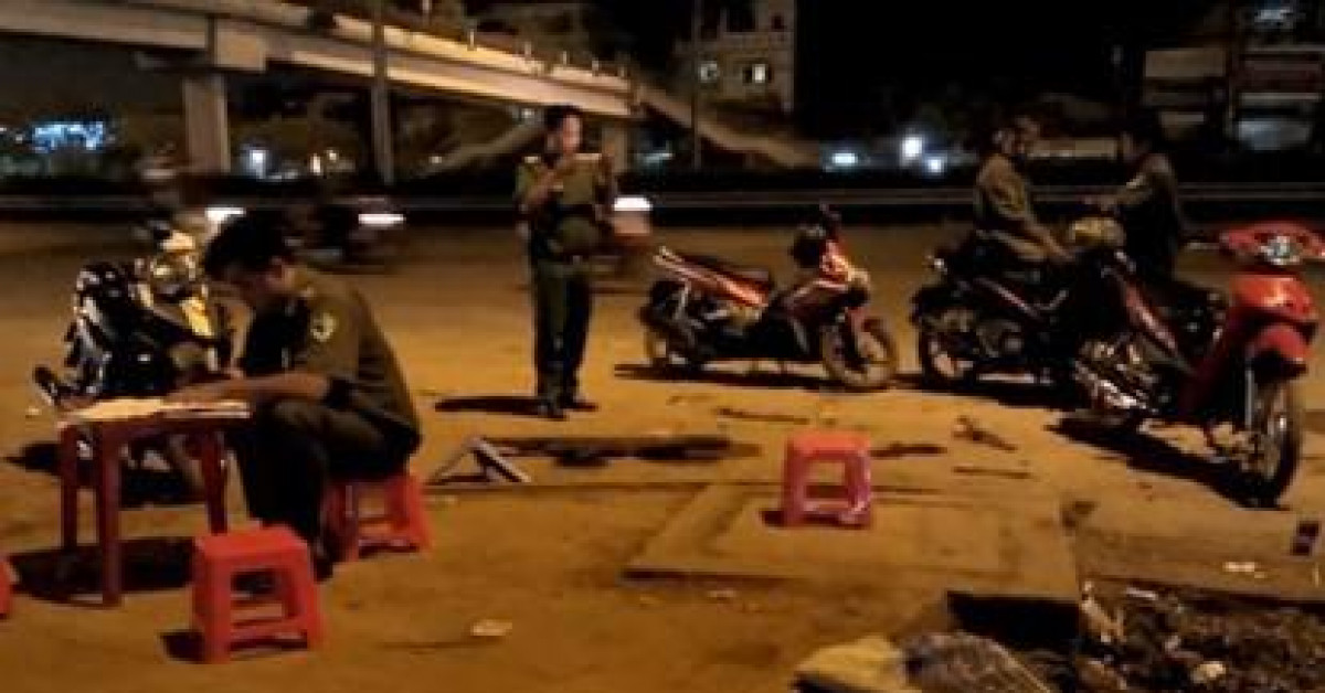 Pháp luật - Hẹn nhau "huyết chiến", 2 thiếu niên bị chém gục dưới gầm cầu