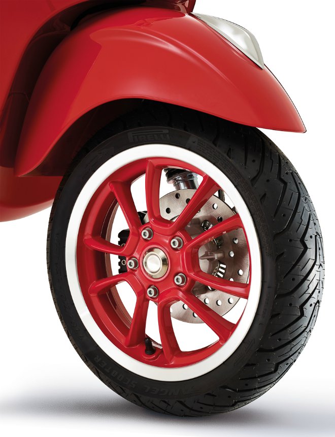 Ngắm Vespa Primavera RED đẹp nồng nàn, giá 109,36 triệu đồng - 11