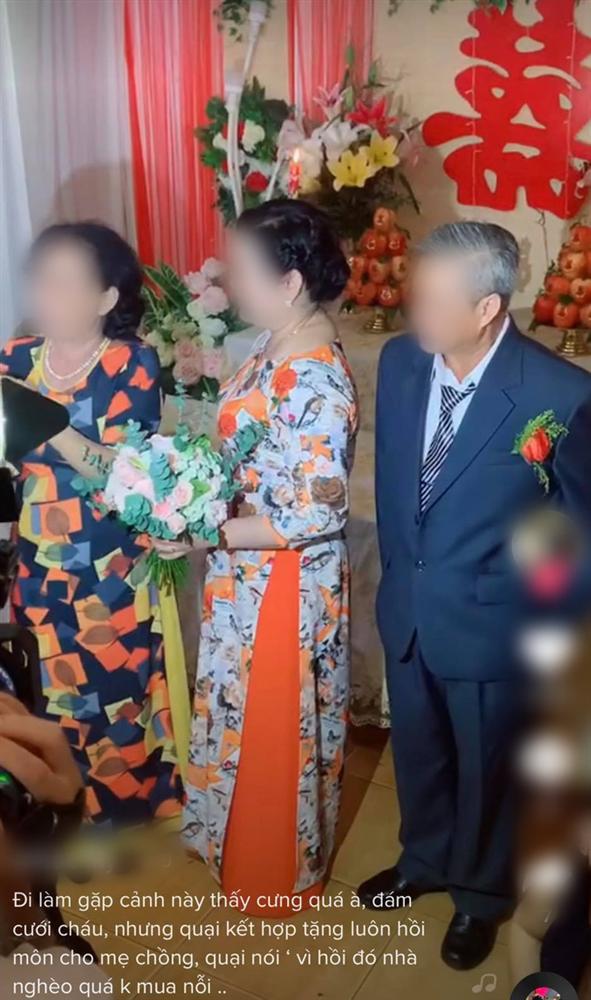Sau 35 năm kết hôn, con dâu bất ngờ nhận được quà cưới từ mẹ chồng, biết lý do ai cũng rưng rưng - 1