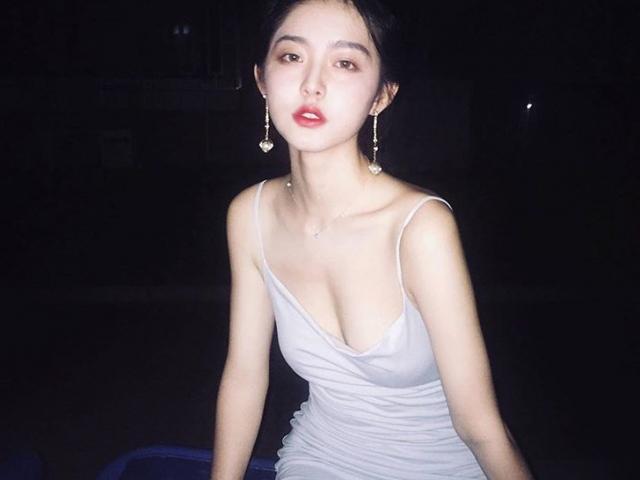 Thời trang - Các cô gái trẻ ngày càng thích mặc "thả rông": Tự do về giới hay thiếu đứng đắn?