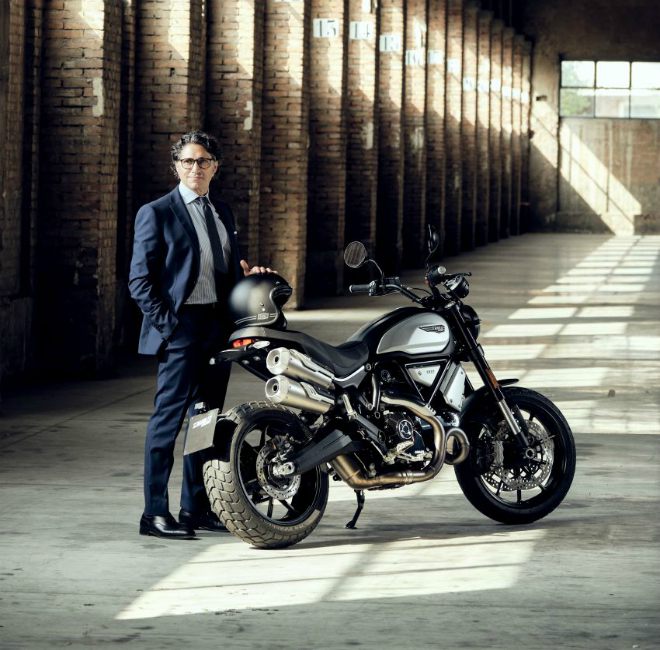 2020 Ducati Scrambler 1100 Dark Pro ra màu đen tàng hình, giá gần nửa tỷ - 1