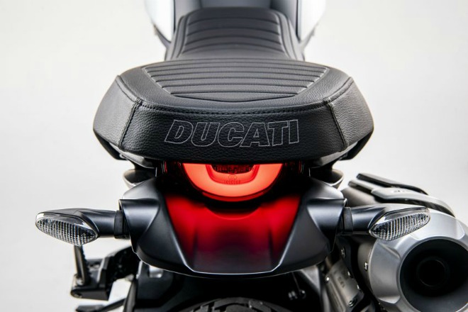 2020 Ducati Scrambler 1100 Dark Pro ra màu đen tàng hình, giá gần nửa tỷ - 9