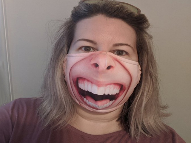 Cười 24H - Những chiếc khẩu trang khiến người đối diện phải hoang mang