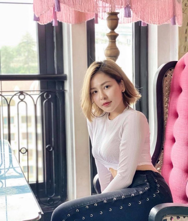 Trâm Anh sở hữu làn da trắng, 3 vòng cân đối nên cô dễ dàng ghi điểm với mọi phong cách thời trang.