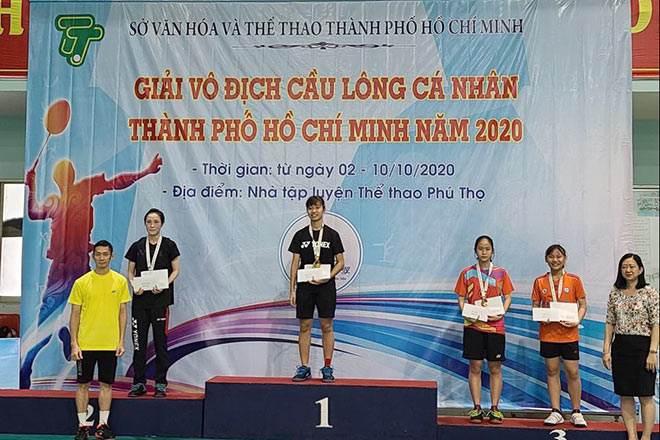 Anh Thư đánh bại Vũ Thị Trang để lên ngôi vô địch