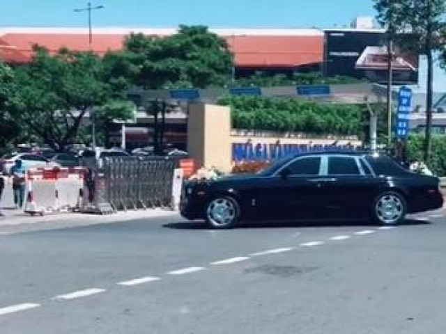 Bạn trẻ - Cuộc sống - Cô dâu đi chuyên cơ riêng, chú rể dẫn cả dàn siêu xe cực "đã mắt" đến rước