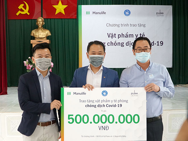 Manulife Việt Nam đóng góp gần 3.5 tỷ đồng vật phẩm y tế cho tuyến đầu chống dịch - 3
