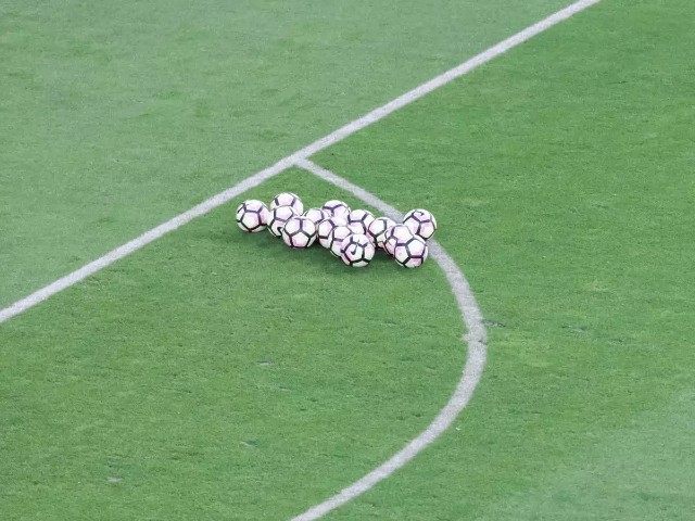 Bóng đá - Bàng hoàng: Một trung vệ bị đồng đội đánh chết do mắc sai lầm phòng ngự