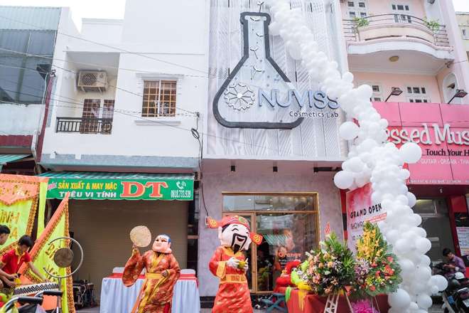 Ra mắt “cửa hàng trải nghiệm” mỹ phẩm NUVISS được phối chế từ chính các kĩ sư hóa Việt Nam - 2