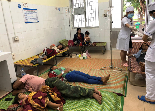 Sau khi ăn nấm lạ, 7 người trong gia đình ở xã Trà Thanh nhập viện cấp cứu. Ảnh: T.Trực