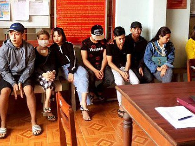 Pháp luật - Bình Định: Phát hiện "ổ tiếp viên" cư trú bất hợp pháp cùng nhiều hung khí