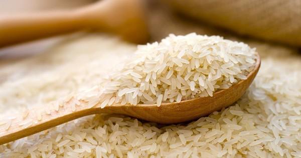 Gạo xát dối sẽ giữ được nhiều dinh dưỡng hơn gạo được xát trắng. Ảnh minh họa