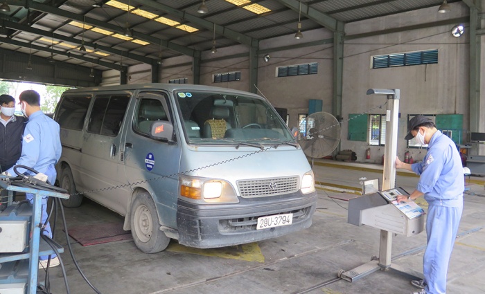Đăng kiểm định kỳ xe ô tô tại Trung tâm Đăng kiểm xe cơ giới 29-01V (Ảnh minh họa)