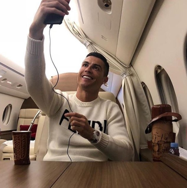 Choáng: Ronaldo vẫn muốn ra sân dù chưa khỏi Covid-19 - 2