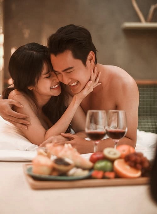 Khách dự đám cưới vợ cũ Phan Thanh Bình phải đi đò, xe tải vì bão lũ - 7