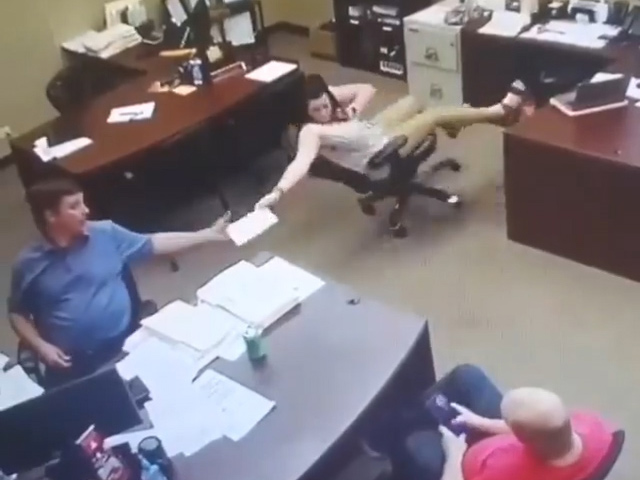 Cười 24H - Cười không nhặt được mồm với những cú ngã "tê tái" nhất mọi thời đại