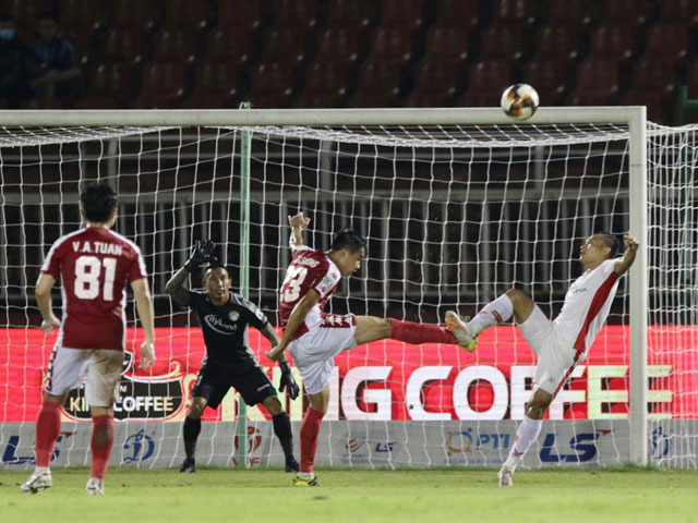 Bóng đá - Trực tiếp bóng đá TP.HCM - Viettel: TP.HCM bỏ lỡ penalty phút cuối (Hết giờ)