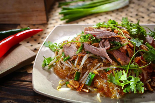 Thưởng thức ngan nướng đẫm sốt khiến Gorden Ramsay cũng phải xuýt xoa - 4