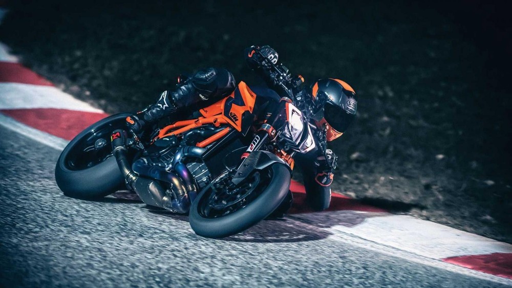 Ducati Streetfighter V4 vs KTM 1290 Super Duke R: Đâu là sự khác biệt của những "ông vua"? - 7