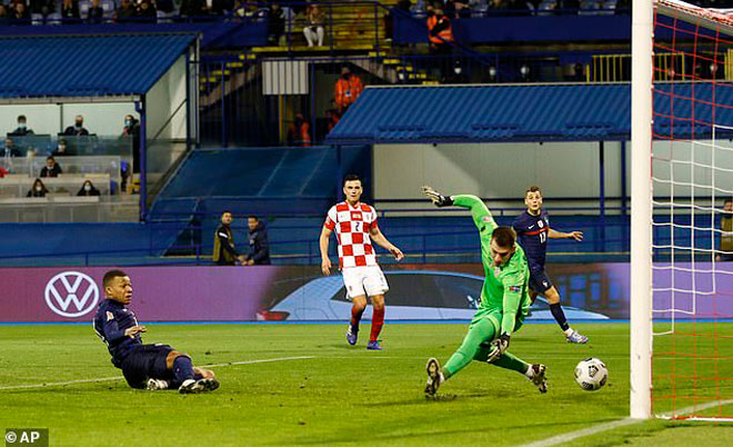 Video highlight trận Croatia - Pháp: Phủ đầu ấn tượng, vượt khó nhờ Mbappe - 2