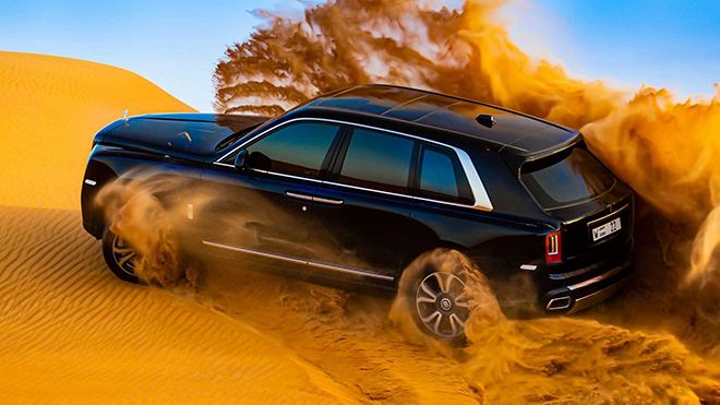 Xe "đại gia" Rolls-Royce Cullinan hơn 41 tỷ đồng off-road trên sa mạc - 2