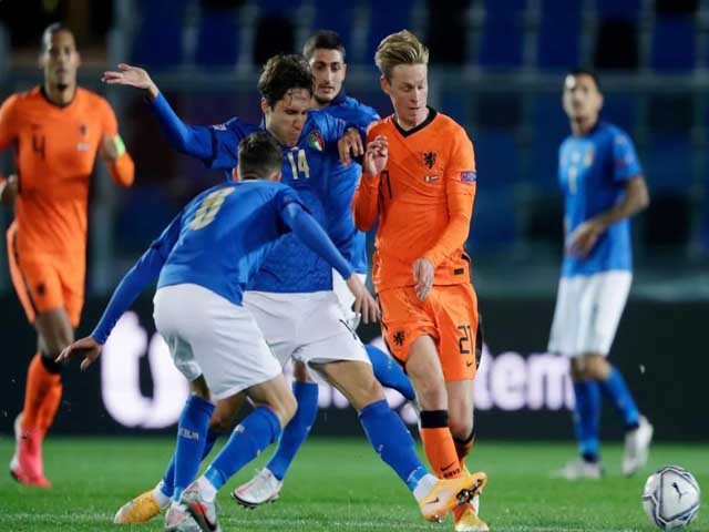 Bóng đá - Video highlight trận Italia - Hà Lan: Sao MU lập công, ngôi đầu đổi chủ