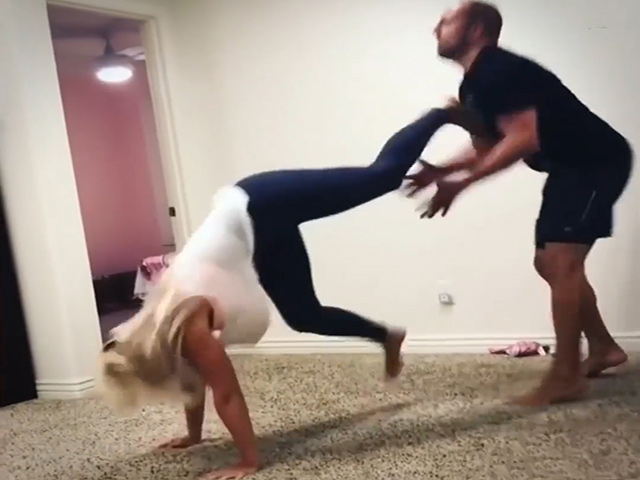 Cười 24H - Chỉ vì nghịch dại khiến các quý ông suýt "hỏng đời trai"