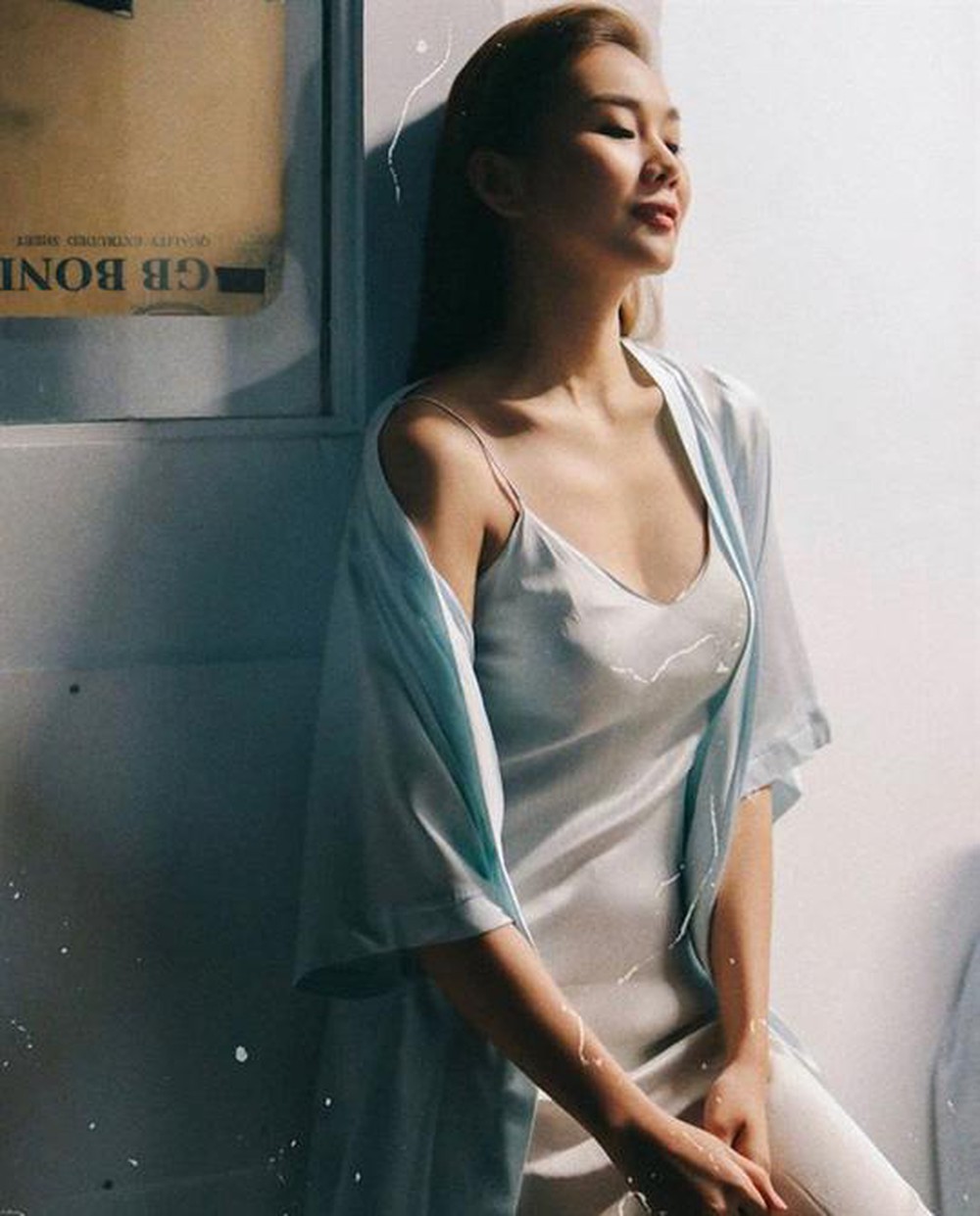 Khéo mặc váy ngủ gợi cảm như người đẹp được Trường Giang khen là "thần đồng" - 4