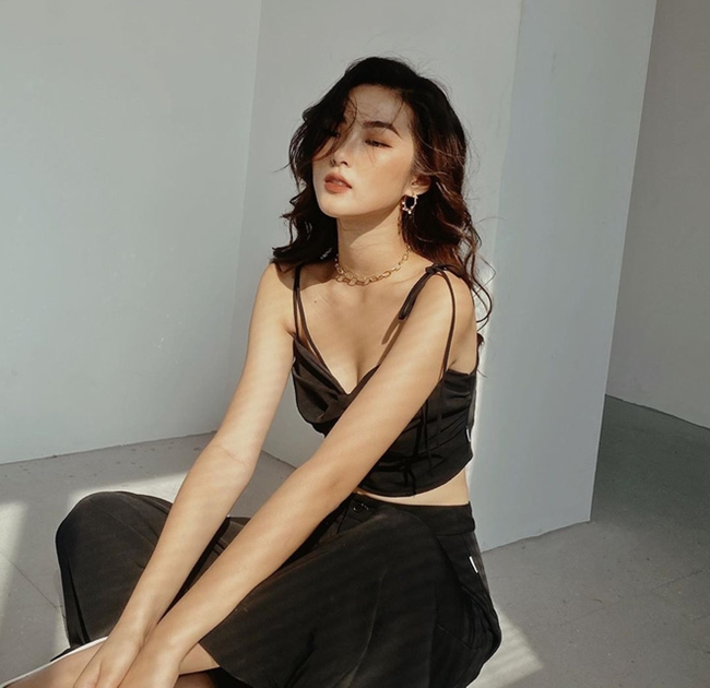 Nữ sinh Học viện Báo chí và Tuyên tuyền gây ấn tượng khi đóng chính trong MV từng top 1 trending của Jack.
