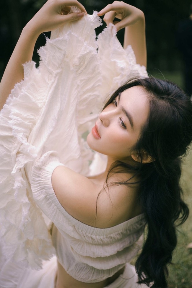 Trên Instagram&nbsp;của cô gái 19 tuổi có chia sẻ một số hình ảnh ăn uống cho thấy có vẻ Hồ Thiên Trang không ăn uống quá khắt khe.
