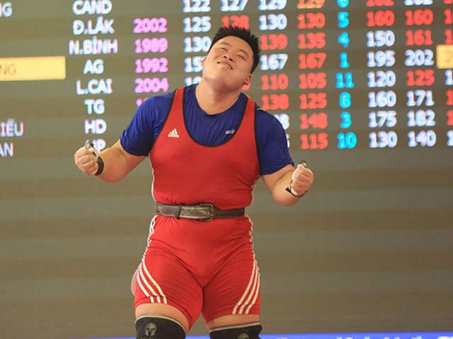 Thể thao - "Nghẹt thở" cử tạ VN: Lực sĩ nặng 110 kg nâng tạ gấp 3 lần cơ thể