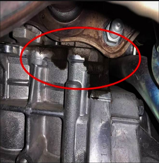 Suzuki XL7 bị rỏ rì dầu trong khoan động cơ, hãng trả lời ra sao? - 3
