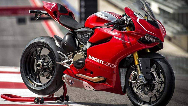 5. Ducati 1199 Panigale R (vận tốc tối đa: 304 km/h)
