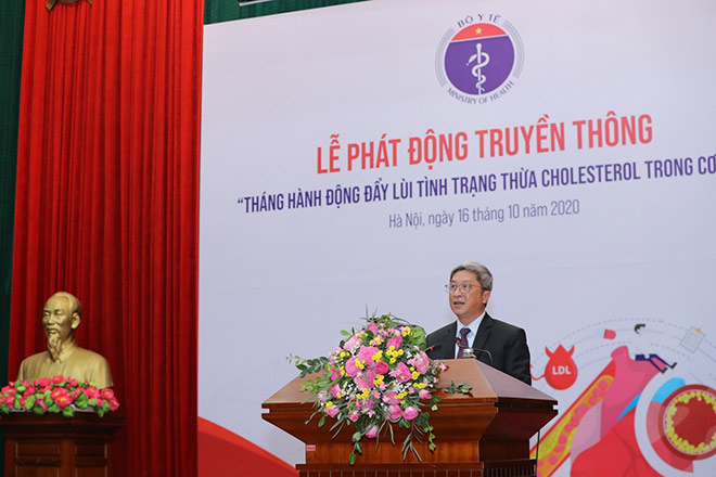 Thứ trưởng Bộ Y tế Nguyễn Trường Sơn phát biểu tại Lễ phát động "Tháng hành động đẩy lùi tình trạng thừa Cholesterol trong cơ thể”.