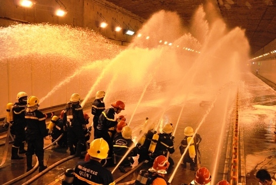 Lực lượng chức năng TP.HCM trong 1 lần diễn tập chữa cháy, cứu hộ cứu nạn trong hầm vượt sông Sài Gòn